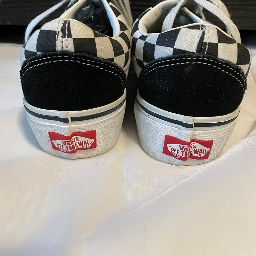 Vans - Picture 4 of 5